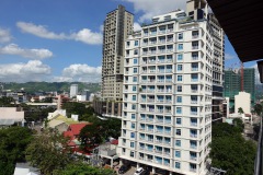 Foto från taket på NS Royal Hotel över Cebu City.