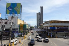 Foto i riktning längs General Maxilom Avenue från bron vid Fuente Osmeña Circle, Cebu City.