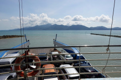 På färjan över från Aow Thammachat pier till Koh Chang.