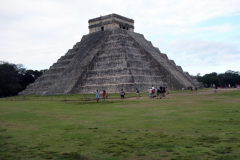 Slottet (El Castillo), även känd som Kukulkan-pyramiden, Chichén Itzá.