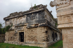 Kyrkan (La Iglesia), ett litet tempel dekorerat med ansiktsmasker tillägnat guden Chaac, Chichén Itzá.