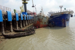 Fartyg i hamn, Sadarghat, Karnaphuli River, Chittagong.