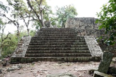 Trappa upp till Acropolis,  Copán.