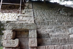 Del av den Hieroglyfiska trappan, Gran Plaza, Copán.