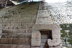Del av den Hieroglyfiska trappan, Gran Plaza, Copán.