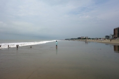 En av världens längsta obrutna sandstränder: Cox's Bazar.