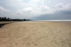 En av världens längsta obrutna sandstränder: Cox's Bazar.