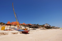 Fiskebåt (jangada) på stranden i Canoa Quebrada.