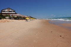 Stranden i nordlig riktning, Canoa Quebrada.