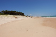Stranden i nordlig riktning, Canoa Quebrada.
