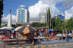 Gatuscen längs Uhuru street, Dar es-Salaam.