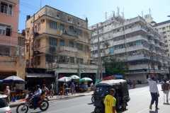 Gatuscen längs Uhuru street, Dar es-Salaam.