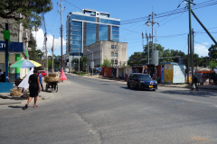 Gatuscen längs Samora Avenue, Dar es-Salaam.