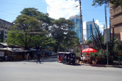 Gatuscen längs Samora Avenue, Dar es-Salaam.