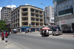 Gatuscen längs Samora Avenue, Dar es-Salaam.