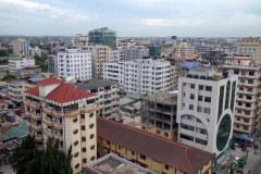 Utsikten över centrala Dar es-Salaam från taket på Chelsea Hotel.