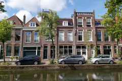 Den vackra arkitekturen i Delft.