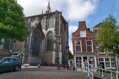Del av Oude Kerk med sitt lutande torn, Delft.