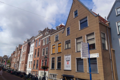 Den vackra arkitekturen i Delft.