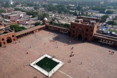 Gårdsplanen med plats för 25 000 besökare, Jama Masjid Mosque (Fredagsmoskén), Delhi.