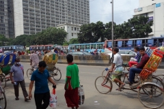 Gatuscen i centrala Dhaka.