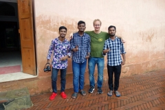 Stefan med tre grabbar från Motijheel, en stadsdel i centrala Dhaka.  Lalbagh Fort, Dhaka.