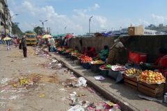 Fruktförsäljning vid Buriganga river, old Dhaka.