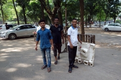 Tre vänner på Dhaka University Campus.