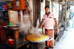 Tillagning av någon slags curry, old Dhaka.