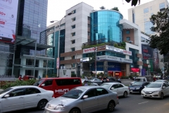 Gatuscen längs Gulshan Ave, Gulshan 1, Dhaka.