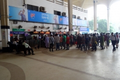 Köerna till biljettluckorna, Kamalapur Train Station, Dhaka.