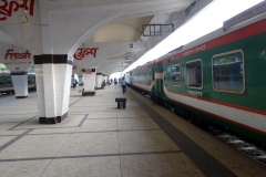 Tåget till Chittagong, Kamalapur Train Station, Dhaka.