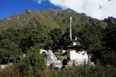 Stupa längs leden mellan Tengboche och Dingboche.