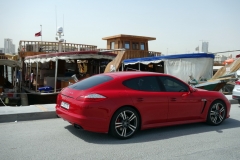 Porsche i hamnen i Doha.