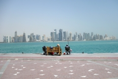 Vy över West Bay från the Corniche, Doha.