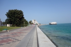 The Corniche med Sheraton Grand Doha Resort & Convention Hotel i bakgrunden, West Bay, Doha.