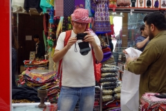 Stefan med aggressiv försäljare, Spice Souq, Deira, Dubai.