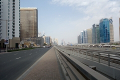 Sheikh Zayed Road vid DAMAC metrostation, Dubai.