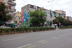 Min promenad till busstationen i Tirana tog mig förbi stadsdelar jag aldrig sett tidigare.