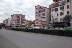 Min promenad till busstationen i Tirana tog mig förbi stadsdelar jag aldrig sett tidigare.