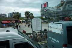 Precis innan bussens avgång hann jag ta detta foto på tidtabellen för alla bussar från denna busstation, något som var svårt att  hitta korrekt information om online. Detta foto hade jag nytta av under resten av veckan!