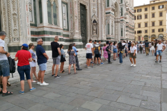 Kön utanför Santa Maria del Fiore (Il Duomo), Piazza di San Giovanni, Florens.