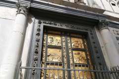 East doors, eller Gates of Paradise , av Lorenzo Ghiberti, The Baptistery of St. John, Piazza di San Giovanni, Florens.