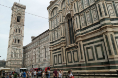 Giotto's Bell Tower och Santa Maria del Fiore (Il Duomo), Piazza di San Giovanni, Florens.