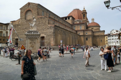 Basilica di San Lorenzo, Piazza San Lorenzo, Florens.