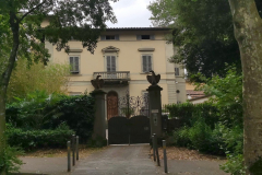 Vacker villa längs Viale Machiavelli, Florens.