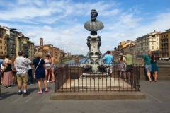 Monument to Benvenuto Cellini, Ponte Vecchio, Florens.