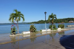 Översvämmad gata vid sjön, Isla de Flores.