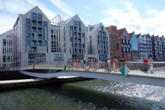 Den hydrauliska gångbron Holy Spirit över till Granary Island, Gdańsk. Invigdes i slutet av 2019.