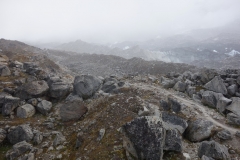 Trekking längs Khumbu-glaciären upp till Everest Base Camp.